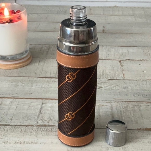 1970s Stunning GUCCI Brown Monogram Canvas Thermos Vacuum Flask. - Picture 5 of 12